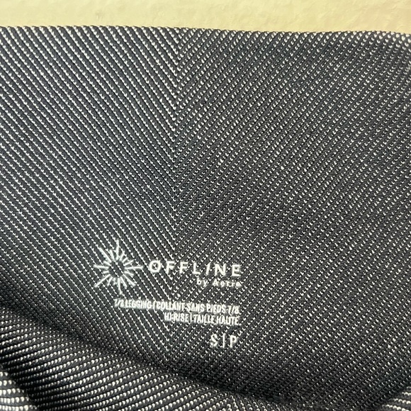 AERIE High Waisted 7/8 Leggings - Picture 2 of 5